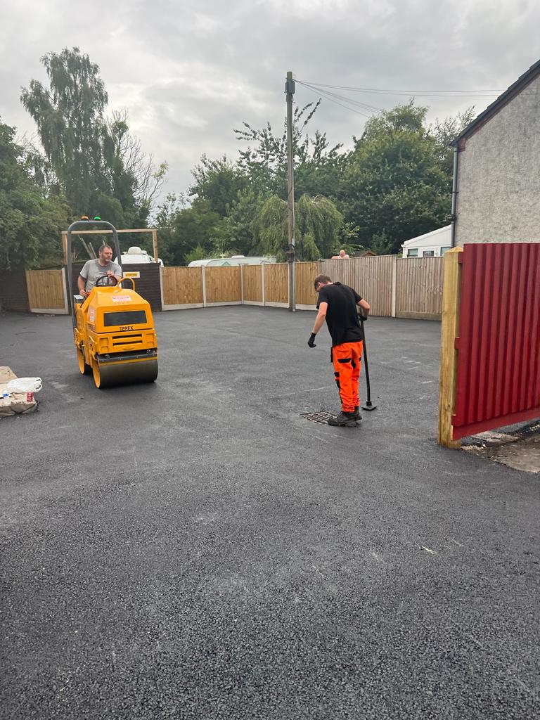 Tarmac surfacing