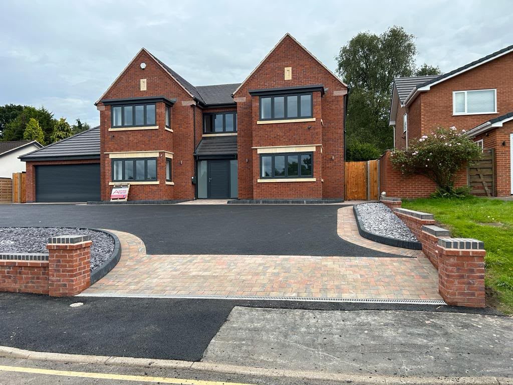 New block paved and tarmac driveway by County Surfacing